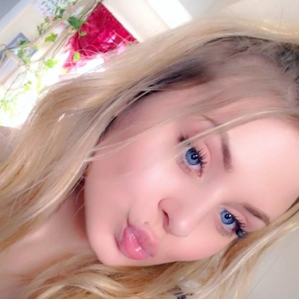 Meet your Posher, Caitlin